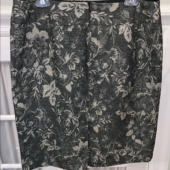 Skirt - Picture 3 of 4